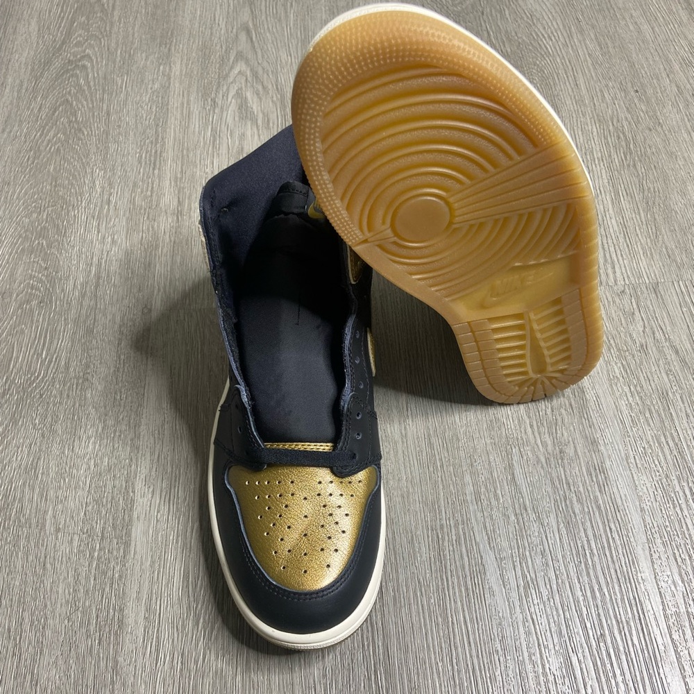 Air Jordan 1 Retro Hi OG Black Gold Mens Shoe Size 8 Gold DZ5485-071 NWT - Picture 15 of 16